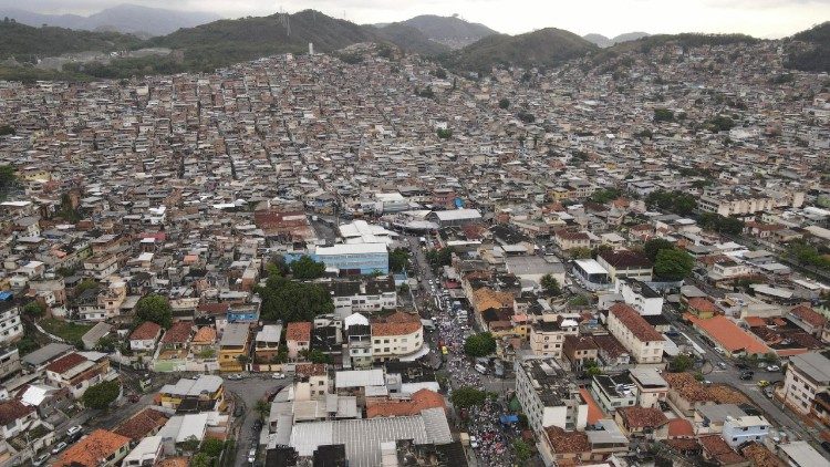 paus-leo-xiv:-laten-we-samenwerken-om-een-thuis-te-bieden-aan-degenen-die-dat-nodig-hebben