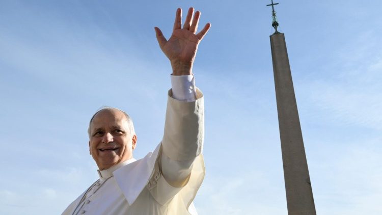 paus-bezoekt-pompeii,-napels-en-lampedusa-tijdens-pastorale-tour-van-italie