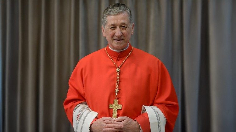 kardinaal-cupich-biedt-aanmoediging-aan-immigranten-op-aswoensdag