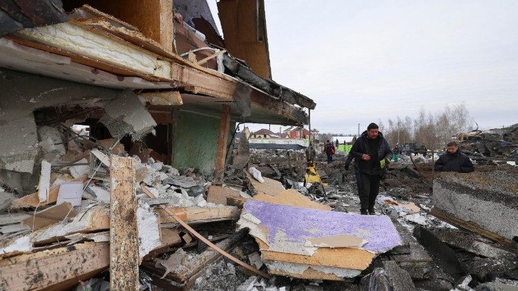 paus-leo:-vrede-is-dringend-nodig,-wat-verantwoordelijke-beslissingen-vereist