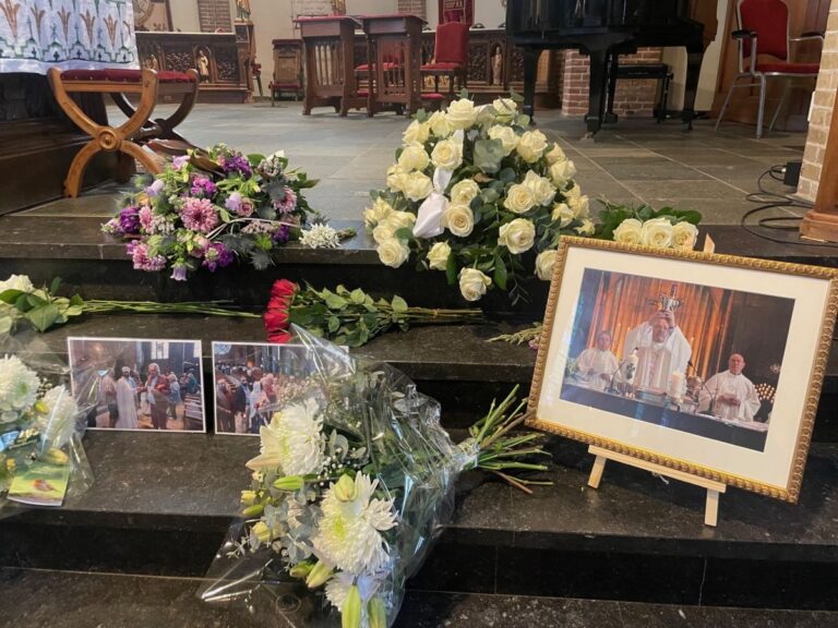 volle-kerk-bij-afscheid-ambro-bakker