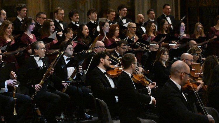 mozart’s-requiem-resounds-in-rome-with-warsaw-chamber-opera