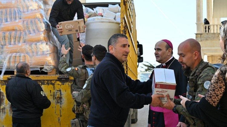 lebanon’s-nuncio-distributes-aid-to-southern-villages,-appeals-for-support