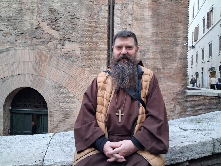 ‘i-would-do-everything-to-become-a-priest,’-iceland’s-capuchin-bishop-says