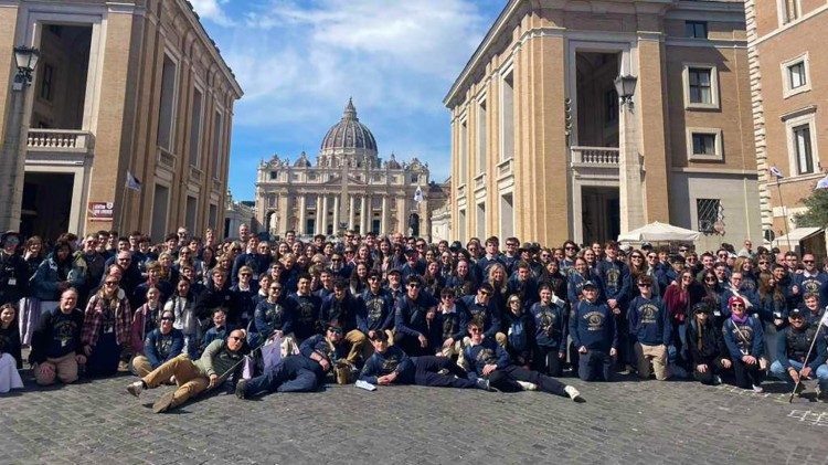 studenten-brengen-chestertons-voorbeeld-van-geloof-van-de-vs-naar-rome