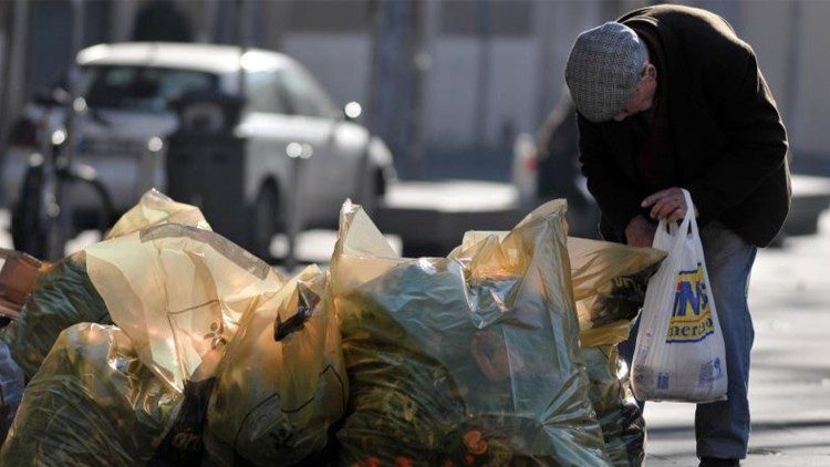 paus-leo-xiv:-gezondheid-kan-geen-luxe-zijn-voor-enkelen