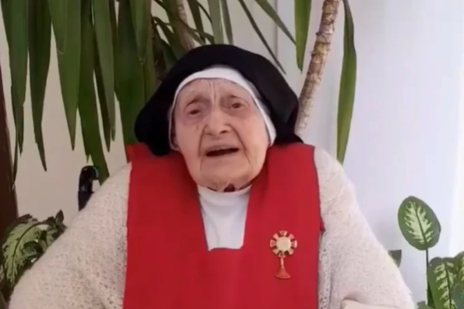 106-year-old-nun-continues-serving-in-the-cloister-and-sharing-the-gospel-on-youtube