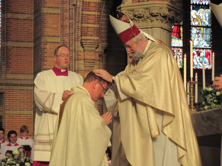 vaticanum-ii.-munus-en-potestas-en-de-bisschopswijding