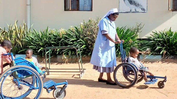 gods-wonder:-hoe-tanzania’s-kinderen-met-een-handicap-hoop-vinden-in-het-centrum-in-singida