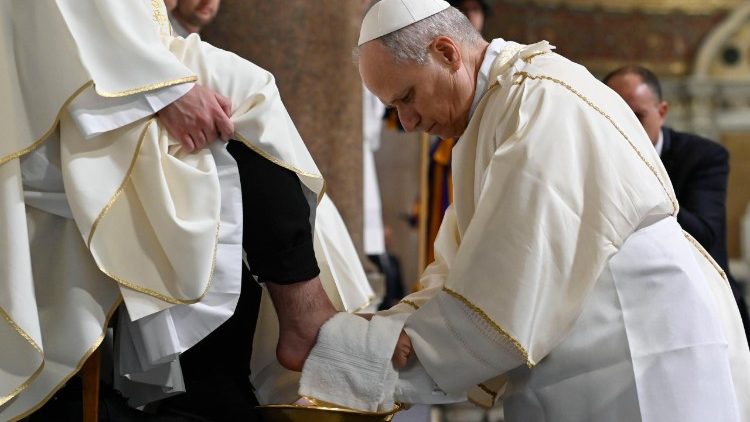 paus-leo:-‘we-worden-geroepen-om-het-volk-van-god-met-ons-hele-leven-te-dienen