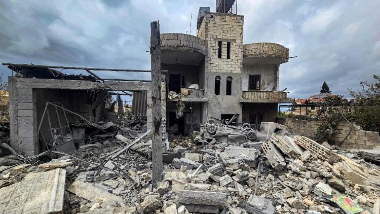 paus-drukt-zijn-nabijheid-uit-aan-christenen-die-getroffen-zijn-door-de-oorlog-in-zuid-libanon