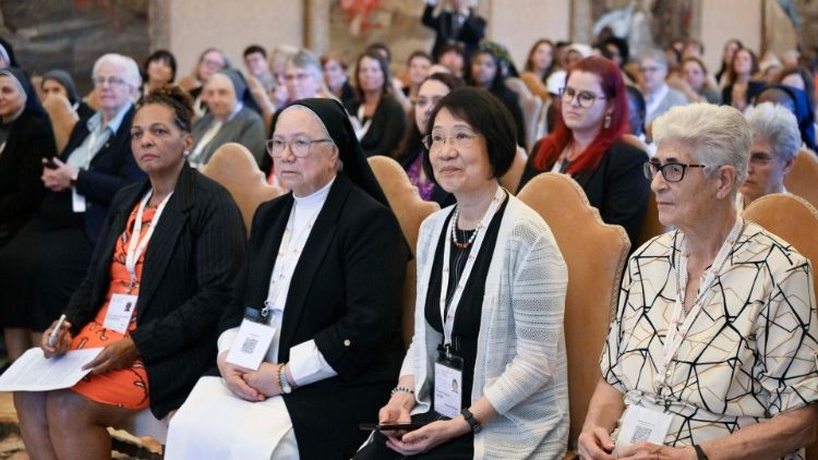 kardinaal-hollerich:-er-worden-grote-stappen-gezet-wat-betreft-de-rol-van-vrouwen-in-de-kerk