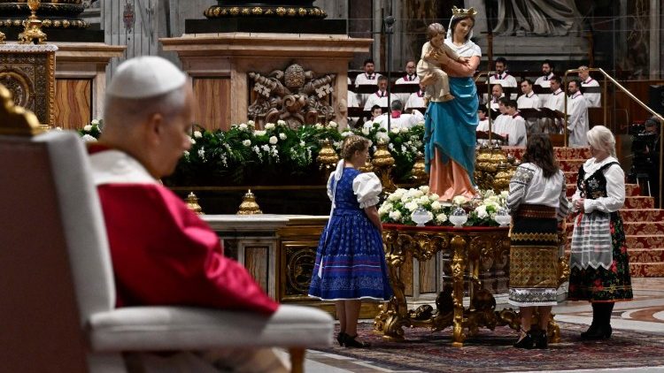 de-oproep-van-paus-leo-aan-de-stille-meerderheid-die-voor-vrede-kiest