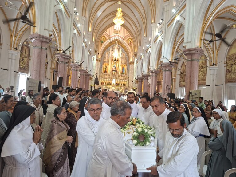 india-mourns-priest-physician-who-transformed-kerala-hospital,-led-blood-donation-movement