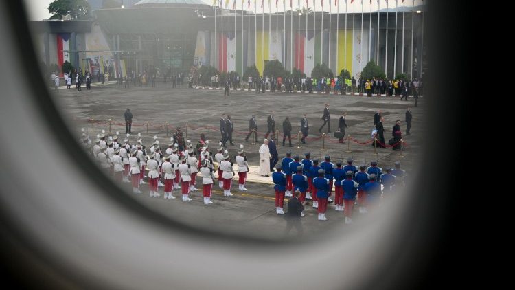 paus-leo-neemt-afscheid-van-equatoriaal-guinea,-en-daarmee-van-afrika