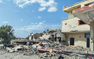 melkitische-priester-vindt-geconsacreerde-hostie-intact-na-47-dagen-in-beschadigde-kerk