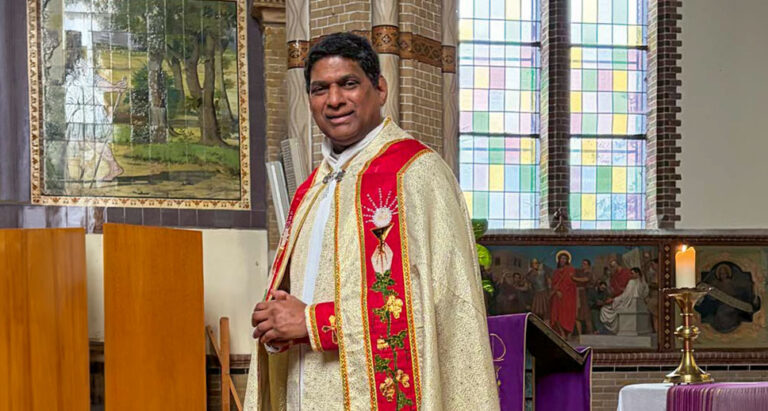 indiaas-in-cultuur-|-oosters-in-liturgie-|-katholiek-in-geloof