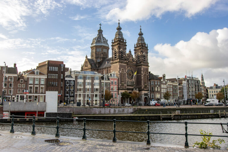 amsterdamse-vredesklokken-voor-de-paus