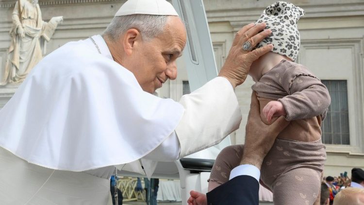 pope:-virgin-mary-is-perfect-model-of-what-the-church-is-called-to-be