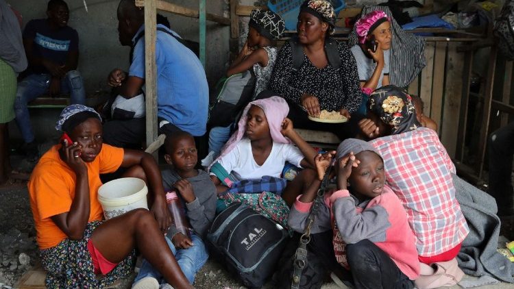 haitiaanse-bisschop-doet-beroep-op-wereldleiders-om-de-lijdende-mensen-te-helpen