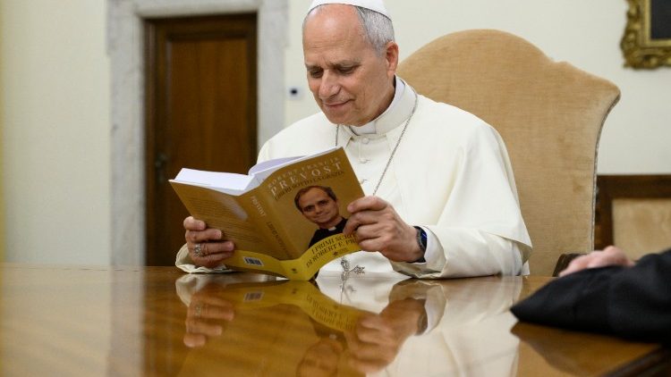 paus-leo:-literatuur-moet-een-‘school-van-broederschap-en-vrede’-zijn