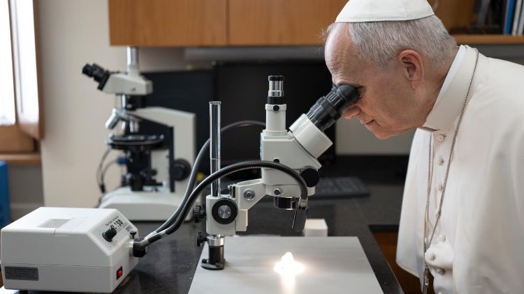 paus-leo-xiv-bezoekt-de-vaticaanse-sterrenwacht