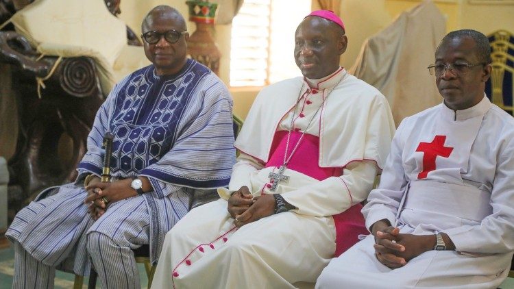 burkina-faso:-archbishop-soviguidi-pays-courtesy-call-on-traditional-monarch-of-the-mossi-people