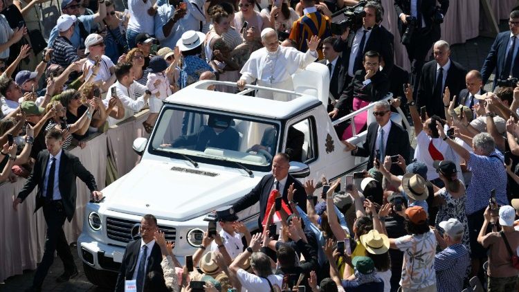 paus-bij-audientie:-liturgische-traditie-en-vernieuwing-drijven-evangelisatie