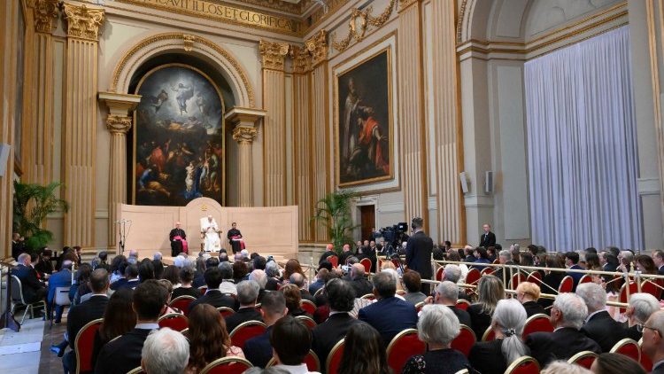 paus-naar-villa-nazareth:-moge-het-een-smidse-van-de-christelijke-gedachte-zijn