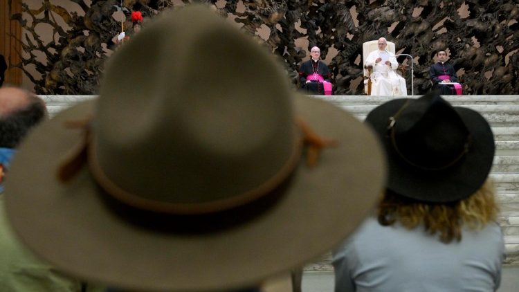 paus-tegen-scouting-en-gidsen:-laat-het-evangelie-jullie-‘navigators’-in-het-leven-zijn