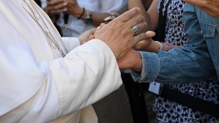 paus-bezoekt-madrid’s-meest-kwetsbaren-aan-het-begin-van-apostolisch-bezoek-aan-spanje
