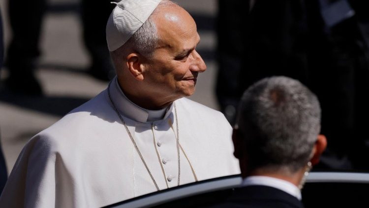 paus-leo-xiv-ontmoet-misbruikslachtoffers-in-spanje