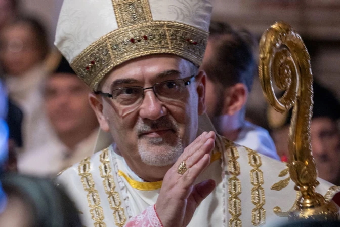 patriarch-van-jeruzalem-wijdt-4-priesters-van-de-neocatechumenale-weg