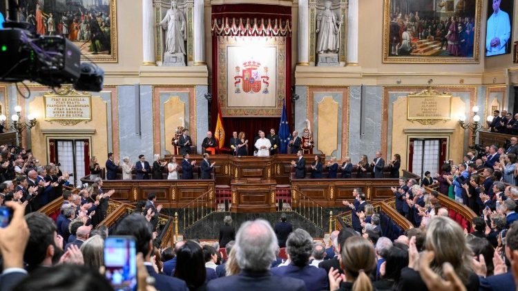 waarom-paus-leo’s-bezoek-aan-het-parlement-van-spanje-historisch-was