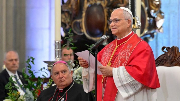 pope-in-canary-islands:-remain-united-through-the-cross-and-the-eucharist