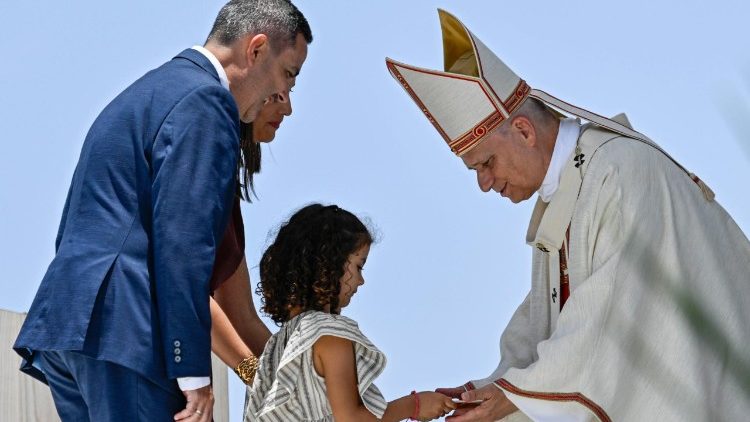 pope-in-tenerife:-open-christ’s-‘ocean-of-love’