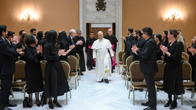 paus-leo:-het-beschermen-van-minderjarigen-‘is-een-mandaat’-voor-de-kerk
