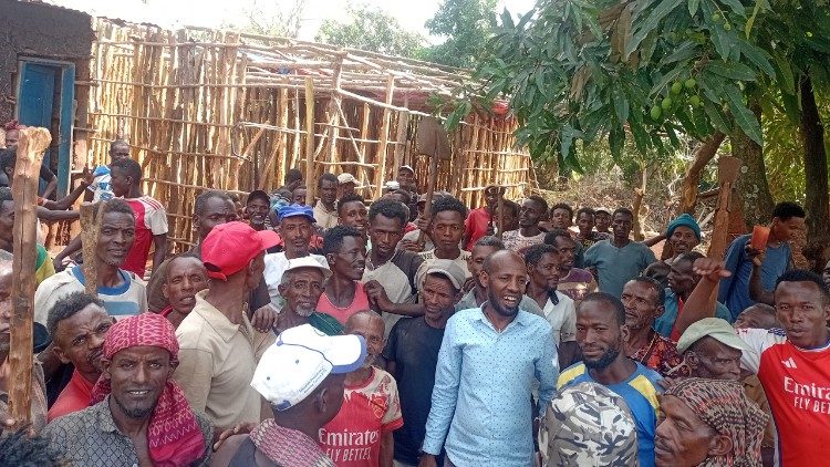 italiaanse-ngo-helpt-schoon-drinkwater-naar-dorpen-in-ethiopie-brengen