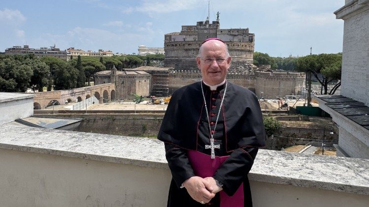 aartsbisschop-van-westminster-ontvangt-pallium:-‘het-is-een-zeer-krachtig-teken