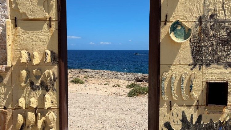 lampedusa:-symbolen-van-hoop-markeren-de-bezoek-van-paus-leo-xiv