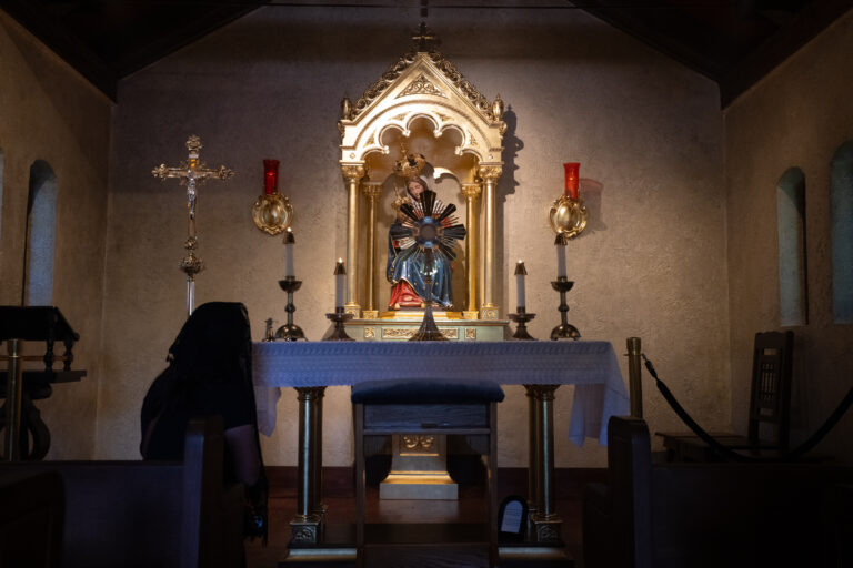 de-eucharistie-in-amerika:-5-eeuwen-van-geloof-die-een-natie-vormgaven