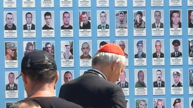 cardinal-zuppi-bidt-in-kyiv:-‘moge-god-een-rechtvaardige-vrede-schenken