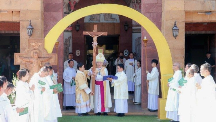 thailand:-een-nieuwe-bisschop-voor-een-levendige,-diverse-kerk