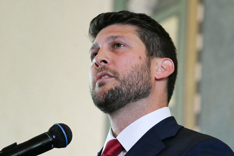 florida-attorney-general-confronts-catholic-schools-over-vaccine-mandate