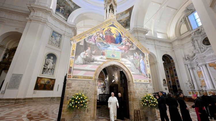 in-assisi,-paus-om-jonge-mensen-aan-te-moedigen-om-‘grote-dingen’-te-dromen