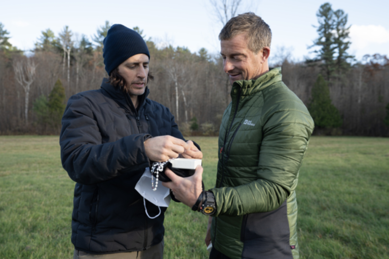 the-chosen’-cast-gaat-de-wildernis-in-met-bear-grylls-in-nieuwe-serie