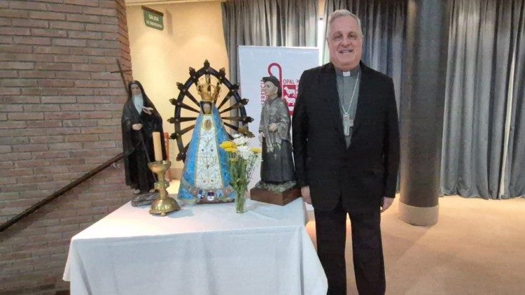 aartsbisschop-colombo:-de-bezoek-van-de-paus-aan-argentinie-zal-een-boodschap-van-vrede-brengen