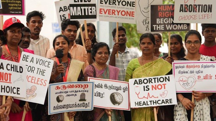 van-parochie-tot-natie:-charis-india’s-vijfjarige-strijd-voor-leven