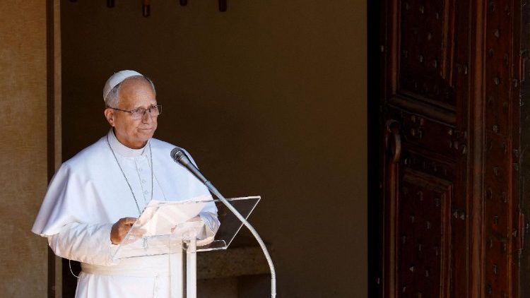 paus-bij-angelus:-gods-tafel-is-voor-iedereen-gedekt