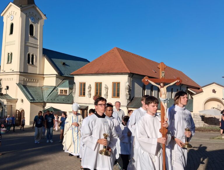 slowaakse-bisschoppen-prediken-over-maria-tijdens-de-260e-pelgrimage-in-nitra